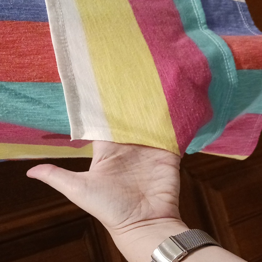 Hopely Color Block V Cut Tee. Size M - image 3